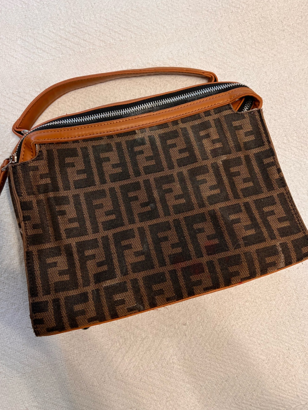 ZUCCA CROSSBODY BAG ✨